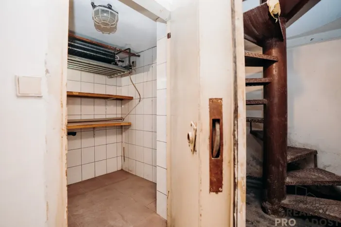 Prodej restaurace, Hodonín, Brandlova, 500 m2