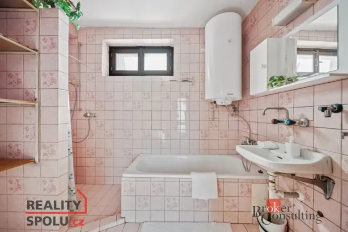 Prodej rodinného domu, Dubenec, 200 m2