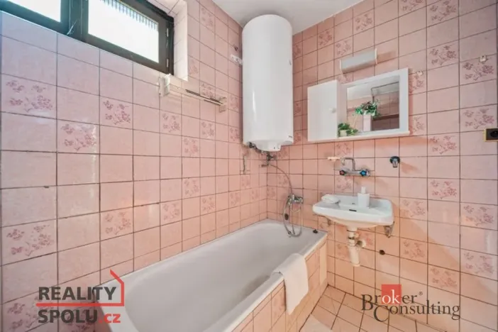 Prodej rodinného domu, Dubenec, 200 m2