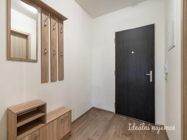 Pronájem bytu 1+kk, Praha - Střížkov, Roudnická, 38 m2
