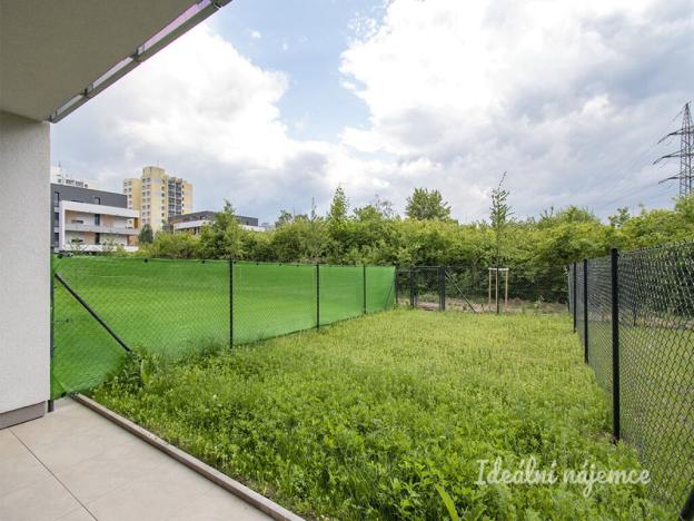 Pronájem bytu 1+kk, Praha - Střížkov, Roudnická, 38 m2