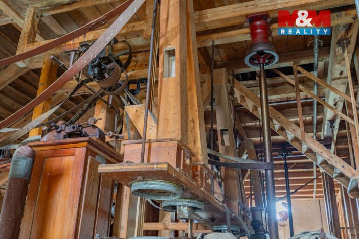 Prodej obchodního prostoru, Klatovy - Beňovy, 934 m2