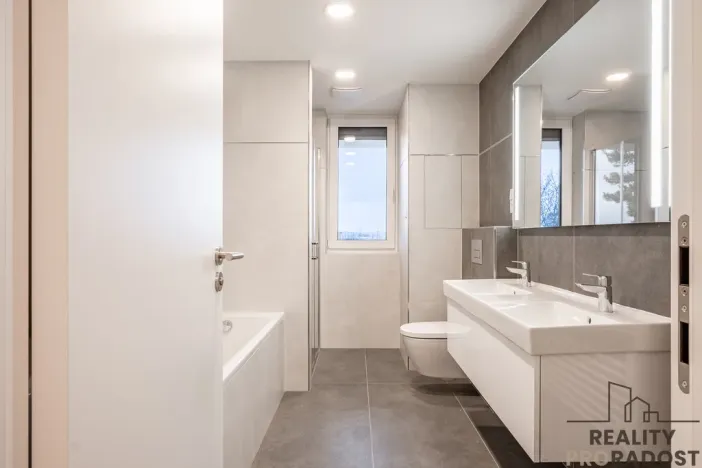 Pronájem bytu 3+kk, Praha - Záběhlice, Klapálkova, 220 m2