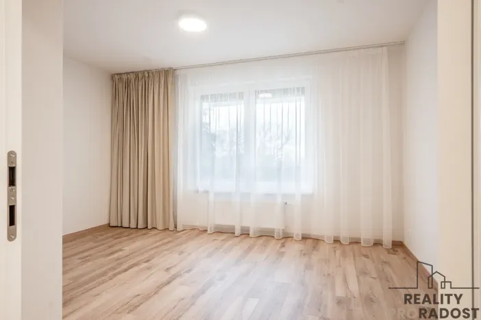 Pronájem bytu 3+kk, Praha - Záběhlice, Klapálkova, 220 m2