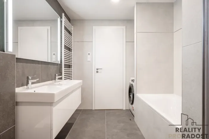 Pronájem bytu 3+kk, Praha - Záběhlice, Klapálkova, 220 m2