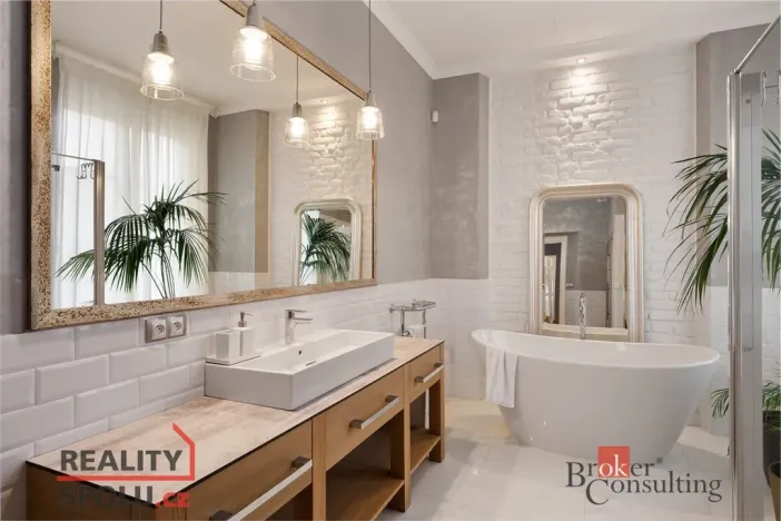 Prodej bytu 2+1, Praha - Staré Město, Elišky Krásnohorské, 105 m2