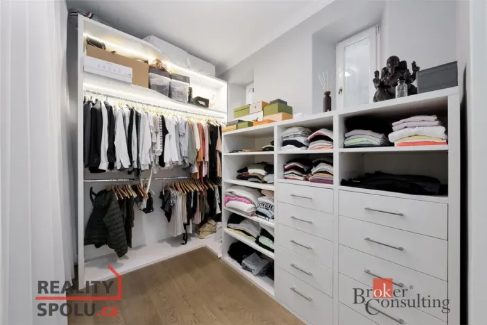 Prodej bytu 2+1, Praha - Staré Město, Elišky Krásnohorské, 105 m2