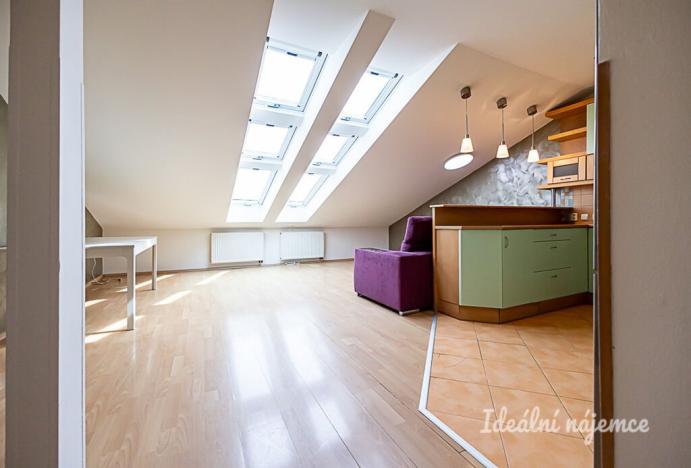 Pronájem bytu 4+kk, Praha - Vinoř, Labětínská, 116 m2