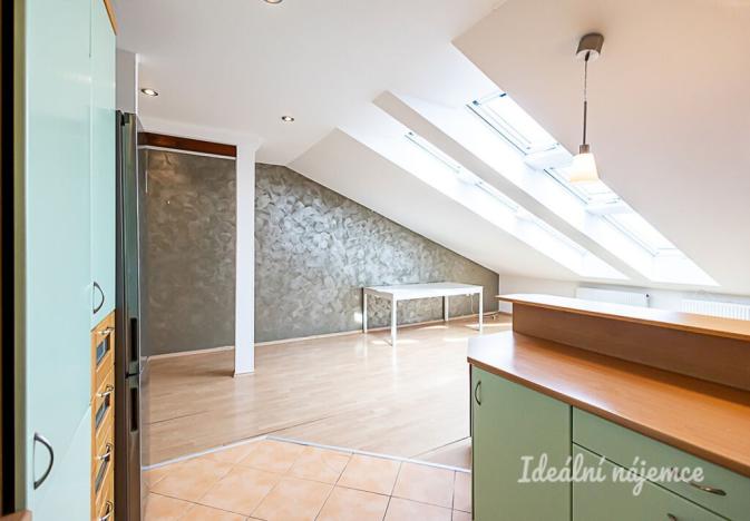 Pronájem bytu 4+kk, Praha - Vinoř, Labětínská, 116 m2