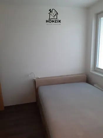 Pronájem bytu 2+kk, Praha - Uhříněves, U uhříněveské obory, 50 m2