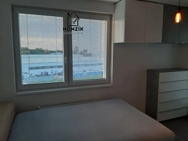 Pronájem bytu 2+kk, Praha - Uhříněves, U uhříněveské obory, 50 m2