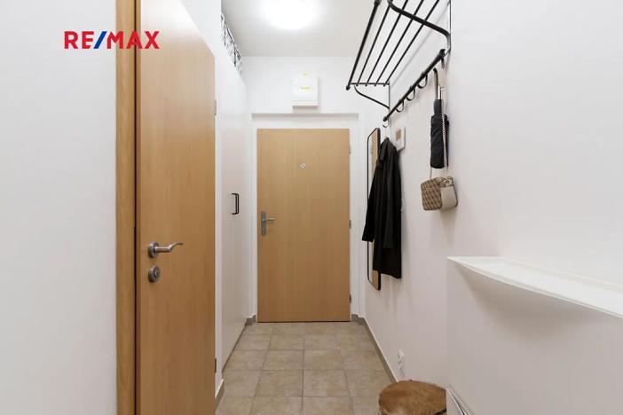 Prodej bytu 1+kk, Praha - Smíchov, Jeřabinová, 26 m2