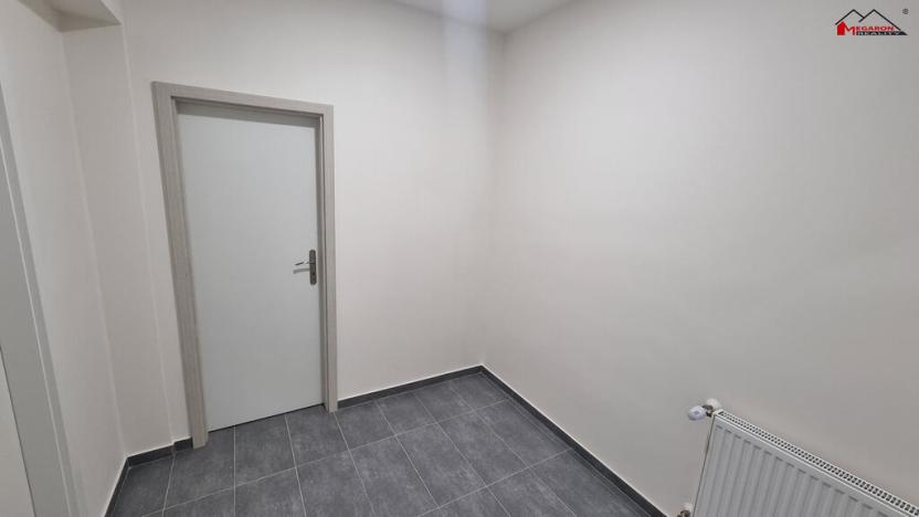 Pronájem obchodního prostoru, Břeclav, Husova, 37 m2