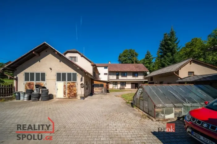 Prodej rodinného domu, Dubenec, 250 m2