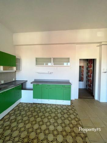 Pronájem bytu 3+1, Unhošť, tř. Dr. Beneše, 114 m2