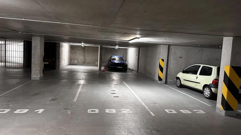 Pronájem garáže, Praha - Smíchov, Tomkova, 13 m2