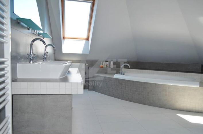 Prodej rodinného domu, Olomouc - Nemilany, 350 m2