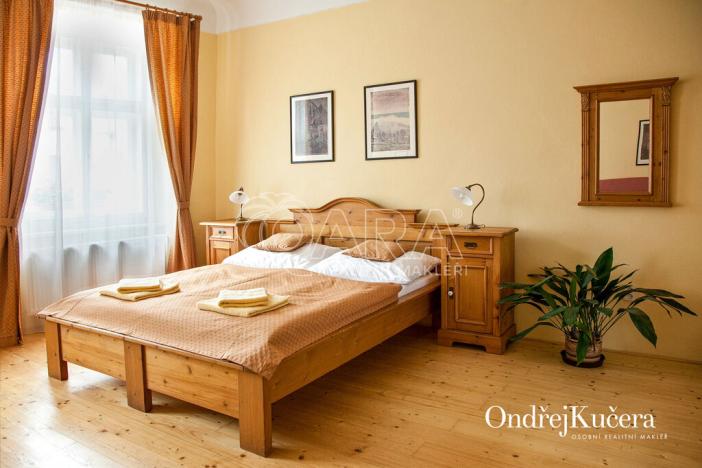 Prodej činžovního domu, Litomyšl - Litomyšl-Město, Smetanovo náměstí, 825 m2