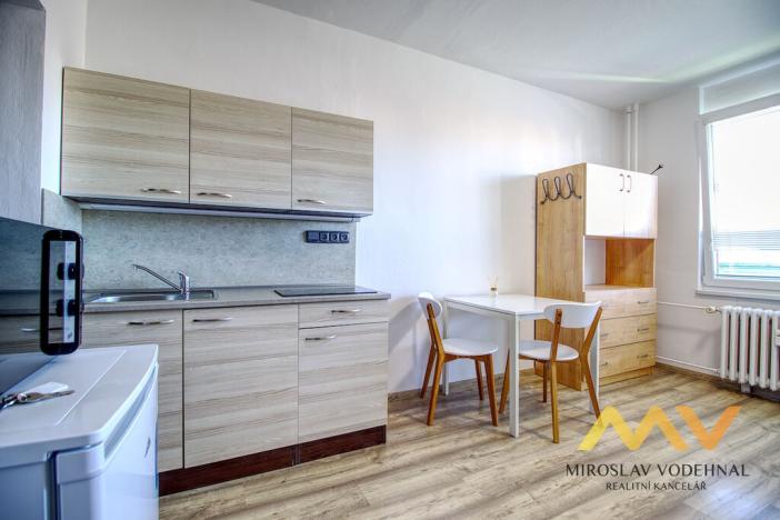 Pronájem bytu 1+kk, Hradec Králové - Nový Hradec Králové, Brožíkova, 22 m2