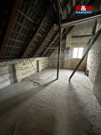 Prodej rodinného domu, Praha - Suchdol, K osmidomkům, 180 m2