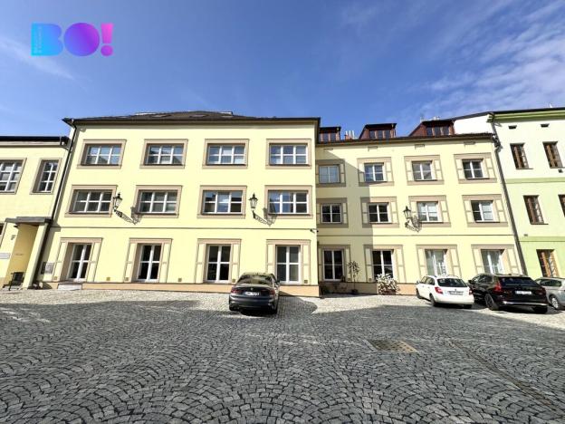 Pronájem kanceláře, Praha, Zubatého, 260 m2