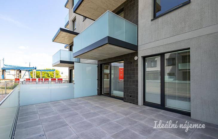 Pronájem bytu 2+kk, Praha - Prosek, Čakovická, 43 m2