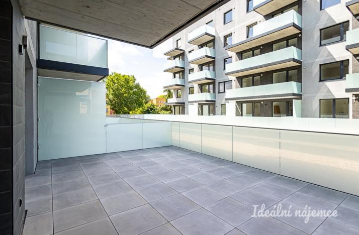 Pronájem bytu 2+kk, Praha - Prosek, Čakovická, 43 m2