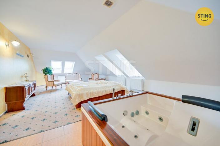 Prodej ubytování, Bouzov, 1023 m2