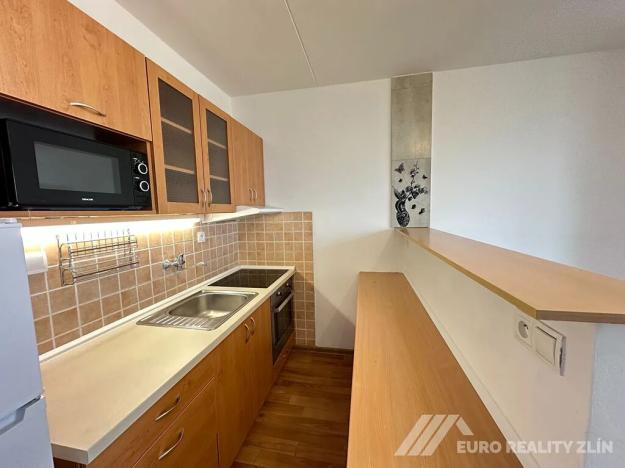 Pronájem bytu 2+kk, Otrokovice, SNP, 38 m2