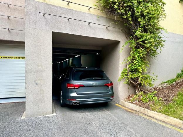 Prodej garážového stání, Praha - Hostivař, Rižská, 12 m2