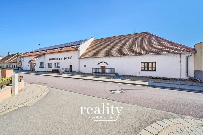 Prodej restaurace, Dobšice, Lahoferova, 797 m2