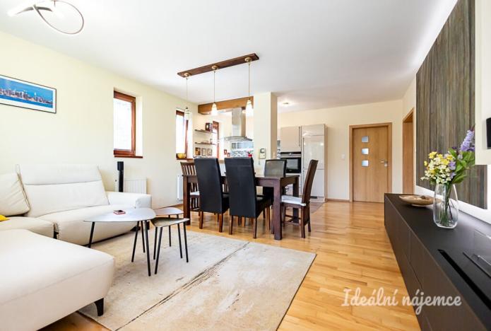 Pronájem rodinného domu, Měšice, Nad Babím dolem, 131 m2