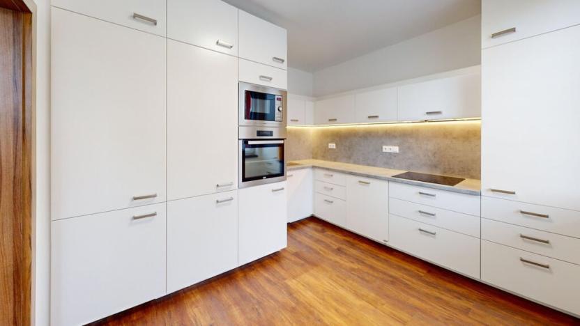 Pronájem bytu 2+1, Otrokovice, Nádražní, 60 m2