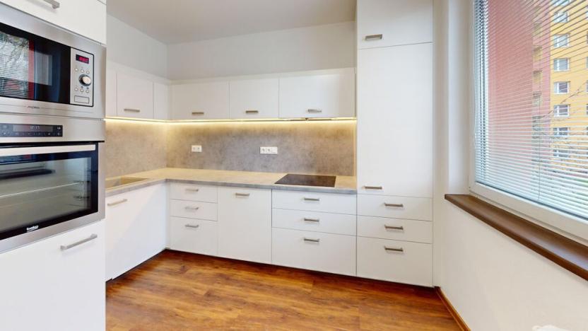 Pronájem bytu 2+1, Otrokovice, Nádražní, 60 m2