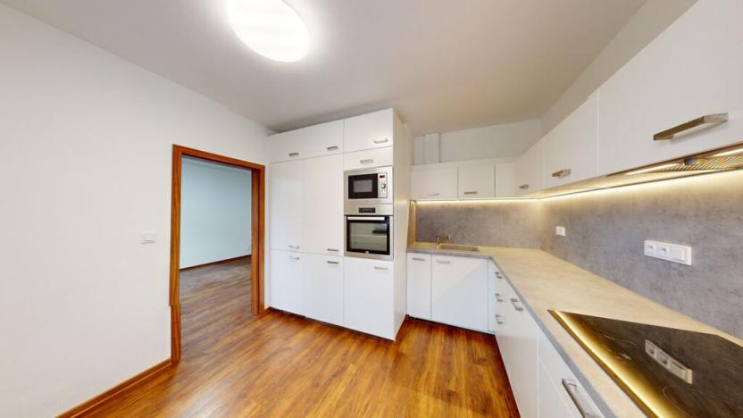 Pronájem bytu 2+1, Otrokovice, Nádražní, 60 m2