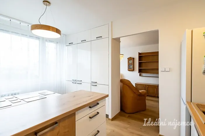 Pronájem bytu 3+1, Praha - Kobylisy, Kurkova, 92 m2