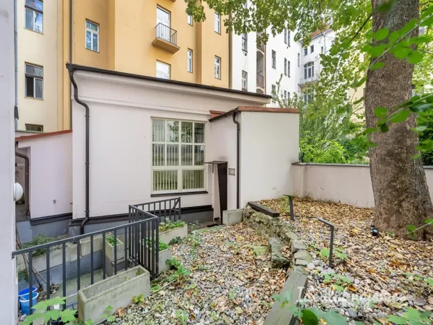Pronájem bytu 1+kk, Praha - Nové Město, Na Moráni, 47 m2