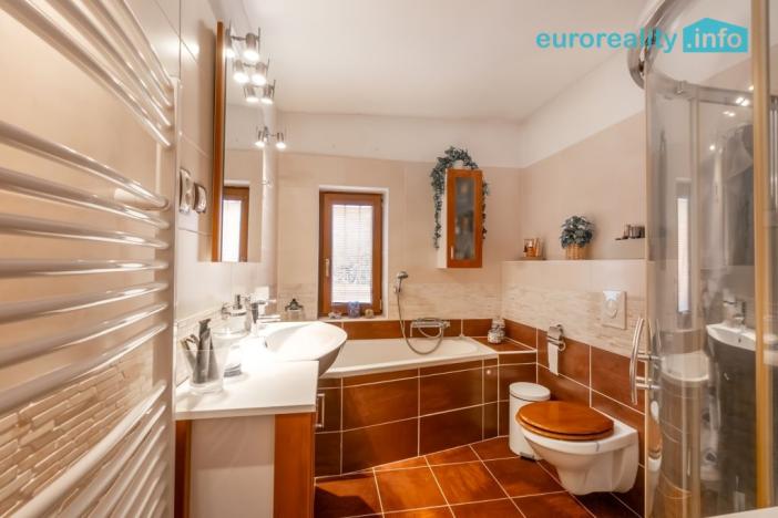 Prodej rodinného domu, Zahrádky, 196 m2