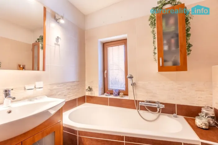 Prodej rodinného domu, Zahrádky, 196 m2