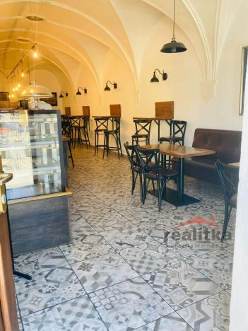 Pronájem restaurace, Opava - Město, Dolní náměstí, 150 m2