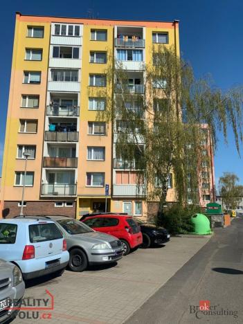 Prodej bytu 3+1, Chomutov, Vítězslava Nezvala, 71 m2