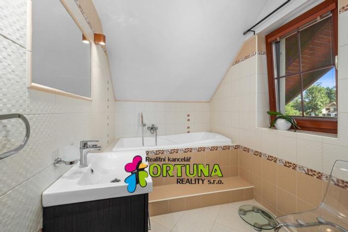 Prodej rodinného domu, Úsilné, 159 m2