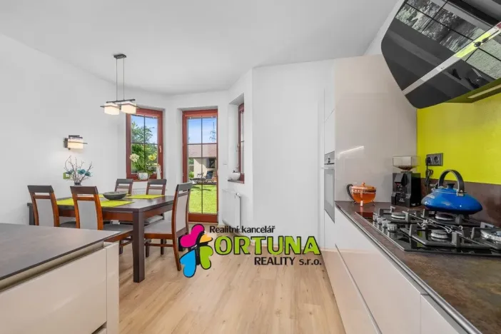 Prodej rodinného domu, Úsilné, 159 m2