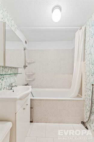 Prodej bytu 3+kk, Praha - Černý Most, Doležalova, 76 m2