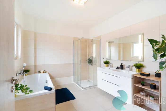 Prodej rodinného domu, České Budějovice, V Březinách, 163 m2