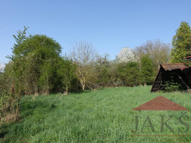 Pronájem zahrady, Hrádek, 2267 m2