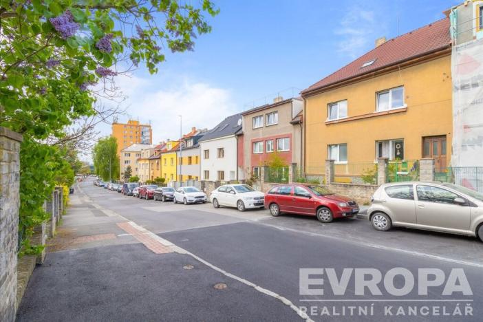 Prodej atypického bytu, Praha - Hloubětín, Klánovická, 54 m2