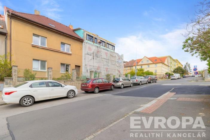 Prodej atypického bytu, Praha - Hloubětín, Klánovická, 54 m2