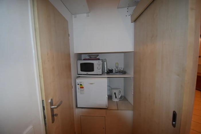 Prodej obchodního prostoru, Karlovy Vary, Zámecký vrch, 28 m2