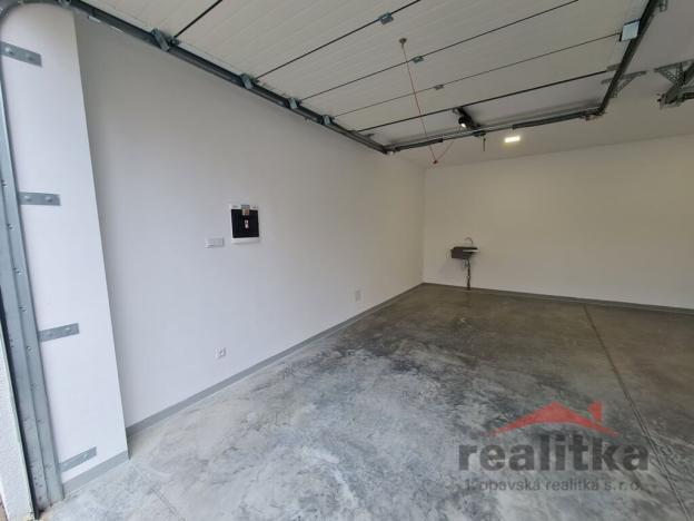 Pronájem garáže, Opava, Na Prachovníku, 18 m2